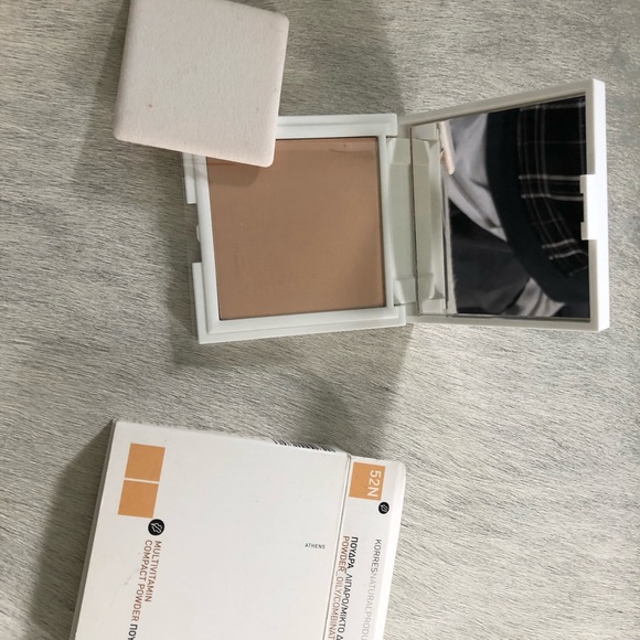 Korres Multivitamin Powder Compact - Picture 5 of 6